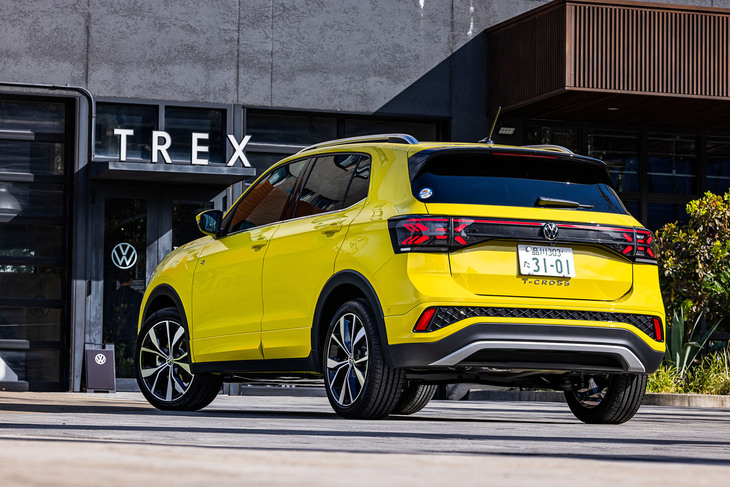 ボディーカラーは新色となる写真の「グレープイエロー」と、同じく新色の「クリアブルーメタリック」、「キングズレッドメタリック」を加えた全8色から選択できる。「TSIアクティブ」以外のモデルには、シルバーのルーフレールが標準で装備される。