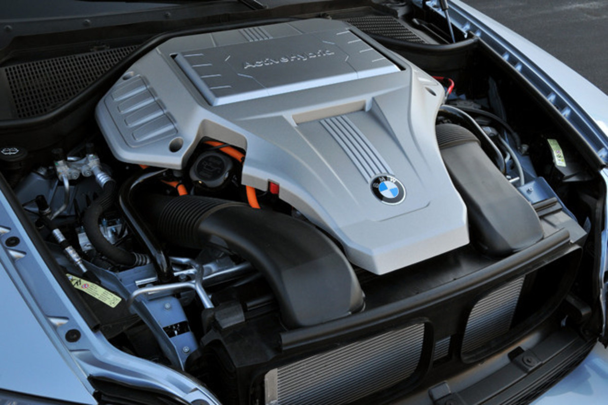 BMWアクティブハイブリッドX6（4WD/CVT）【海外試乗記】 初モノ
