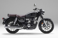 「ガンメタルブラックメタリック」の車体色も選べる。