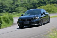 フライホイールの軽量化により、エンジンレスポンスは回転上昇時で約30％、下降時で約50％アップしている。