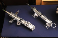 「カローラ」シリーズに採用される前後ダンパーのカット模型。乗員の目線のぶれを低減し、快適性を向上するべく改良が加えられた。