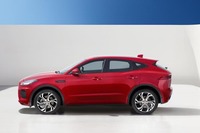 ボディーの骨格はスチール、アルミ、複合材の混成。