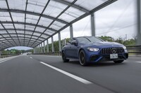 パワーユニットは48Vマイルドハイブリッドの3リッター直6エンジン「M256」。ターボに加えて低回転域の過給を担当する電動スーパーチャージャーが搭載されている。