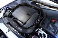 「C200」に採用されたマイルドハイブリッドシステムは、既存の「ISG」ではなく新開発の「BSG（ベルトドリブン・スターター・ジェネレーター）」。ベルトを介してクランクシャフトと接続され、スターターとジェネレーターの役割を担う。