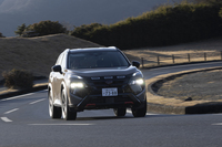 「ロッククリーク」の車両本体価格は2列シート車（今回の試乗車）が475万6400円で3列シート車が488万6200円。いずれもベースモデルの「X e-4ORCE」よりも40万7000円高い。