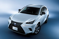 「レクサスNX“Black Sequence”」