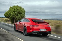 「メルセデスAMG GT63 S Eパフォーマンス」が0-100km/h加速に要する時間は2.9秒。最高速は316km/hに達する。