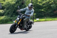 力強いモーターのトルクと軽い車重により、0-50km/hが3秒という加速性能を実現。最高速は95km/hとされている。