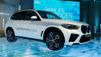 BMW iX5ハイドロジェン