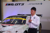 荒 聖治選手は、「こんにちは、世界の荒です」と登場し、会場の笑いを誘った。