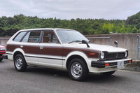 試乗に供された「シビック カントリー」。アメリカンな趣の木目調サイドパネルは、発売記念として最初の1500台に標準装備。以降はオプションとして用意された。