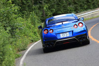 2020年モデルでは、ブレーキについても従来より軽い踏力で制動力が立ち上がるよう、ブースターの特性を変更。コントロール性を改善した。