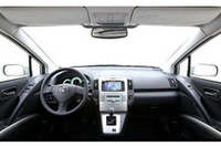 トヨタ、ジュネーブショーに欧州向け新型「カローラ・ヴァーソ」など出展の画像