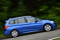 5人乗りの「2シリーズ アクティブツアラー」に比べて、7人乗りの「2シリーズ グランツアラー」は、ホイールベースが110mm長くなっている。