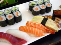 写真は「スズキ」。軽自動車が得意なメーカーのお品書きは2番目にお高い。「レクサス」が出たら、どんなメニューになる？