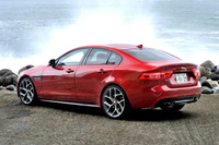 ボディーサイズは全長4680×全幅1850×全高1415mm。テスト車のボディーカラーは「イタリアン・レーシング・レッド」。