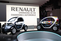 「ルノー・トゥイジー」。車名は、60年代の超スレンダーモデル、ツイッギーさんへのオマージュ的ネーミングであることは明らか。