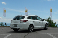 「ルノー・メガーヌ エステートGT220」
    