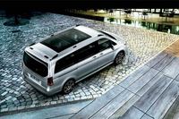 「メルセデス・ベンツVクラス」にスポーティーな装いの新グレード登場の画像