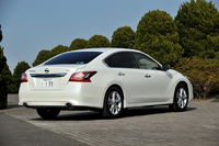 3代目となる新型「日産ティアナ」は、北米などで販売されている「アルティマ」の兄弟車にあたる。2014年1月に発売された。
    