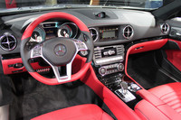 運転席まわりの様子。写真は、特別仕様車「SL500 エディション1」のもの。