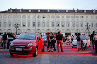 翌5日、トリノのサンカルロ広場では、なんと31台を並べた一般向け展示会が。