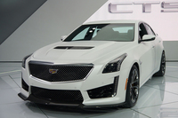 新型「キャデラックCTS-V」
    