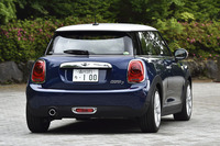 0-100km/h加速は9.2秒と、まったく問題のない動力性能を備えている。