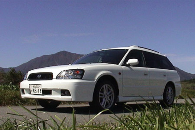 【スペック】全長×全幅×全高＝4680×1695×1485mm/ホイールベース＝2650mm/車重＝1470kg/駆動方式＝4WD/2リッター水平対向4DOHC16バルブ（155ps/6400rpm、20.0kgm/3200rpm）/車両本体価格239.8万円（テスト車＝261.3万円）