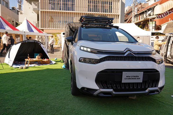 こちらの「C3エアクロスSUV」はキャンパー仕様として展示されている。