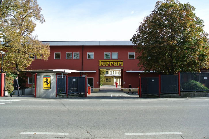 “赤い玉号”は31年前にフェラーリの本社工場で完成検査を受けたはずなのだが……。