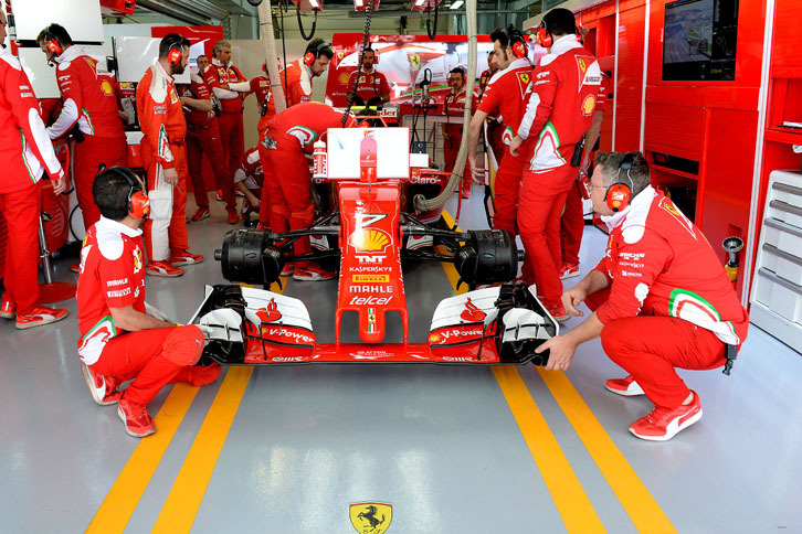 難航していた2017年シーズンに向けたレギュレーション案がロシアGP開催中にようやくまとまった。2014年から導入されたパワーユニット規定では、コスト低減や各チームへの安定供給、エキゾーストノートの増大などの点で関係者の合意が得られ、実施される運びとなった。（Photo=Ferrari）