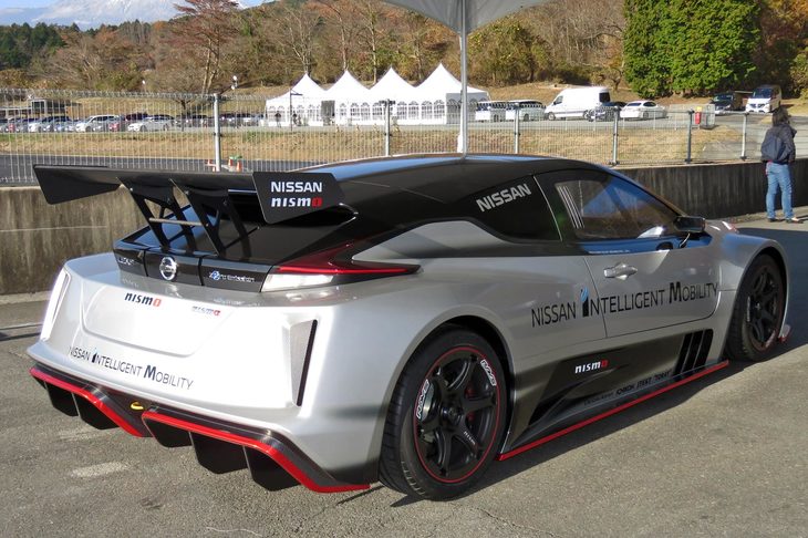 全6台が造られる新型「リーフNISMO RC」だが、カラーリングはいずれもこの色になるという。