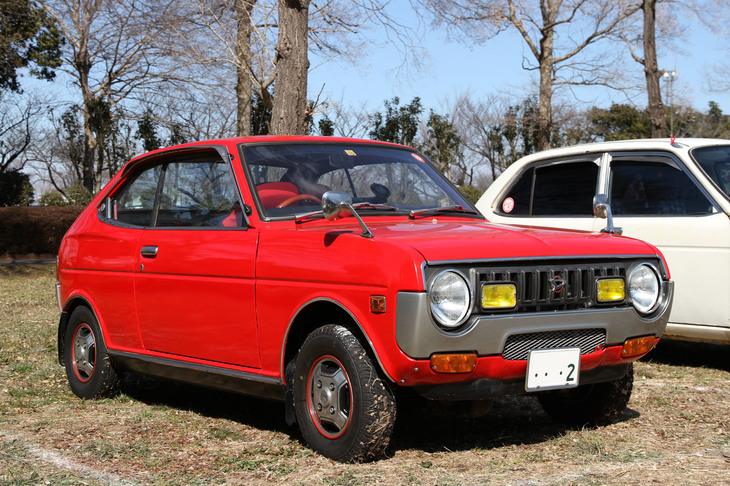 1971年に軽初のハードトップとしてデビューした「ダイハツ・フェローMAXハードトップ」。Bピラーレスのハードトップボディーに水冷2ストローク2気筒エンジンを搭載する。