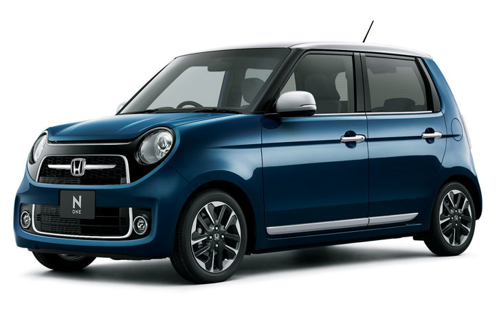 「N-ONEプレミアム ツアラー」。ボディーカラーは「ミッドナイトブルービーム・メタリック＆シルバー」。