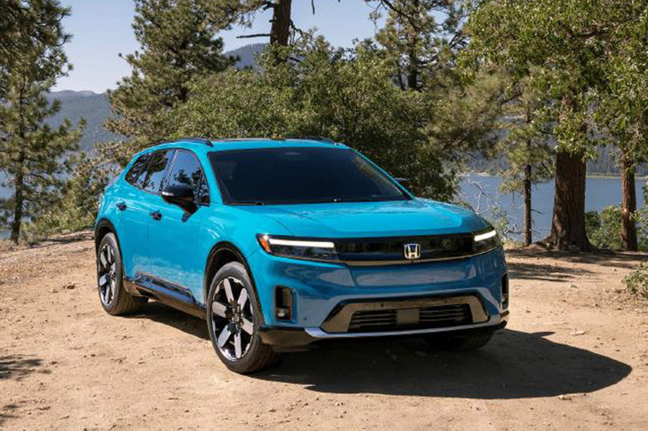 ホンダがGMと共同開発した北米専用の新しい電気自動車「プロローグ」。2023年の「ジャパンモビリティショー」に出展されたことで、日本導入のウワサが絶えないSUVだ。一充電走行距離は、EPA（米国環境保護庁）が定める基準で300マイル（約482km）以上と発表される。