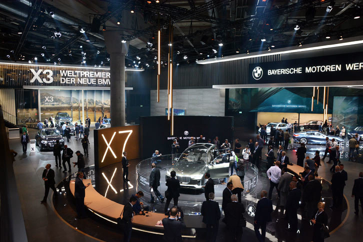 “ワールドプレミア”（世界初公開）の大量投入で大いに沸いたBMWだが、市販化を示唆するモデルのほとんどは内燃機関車だった。