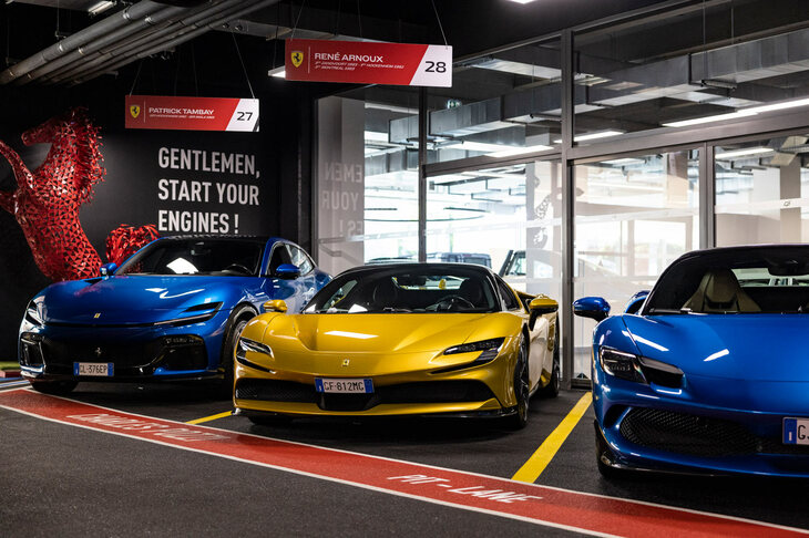 パリではシャルル・ポッジのフェラーリディーラーも訪問。シャルル・ポッジは往年のフランスのレーシングドライバー＆チーム経営者だ。彼のチームは「365GTB4デイトナ」や「512BB LM」などでレースを戦った。