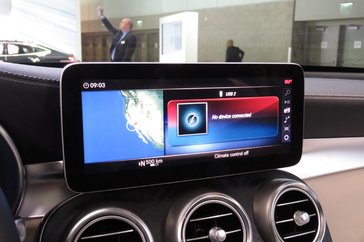 メルセデス・ベンツGLC F-CELL（センターモニター）