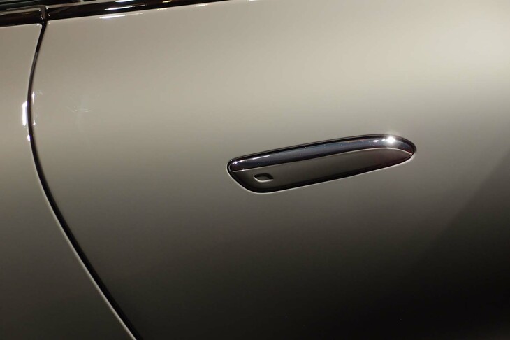 メルセデスAMG SL43（格納された状態のドアハンドル）