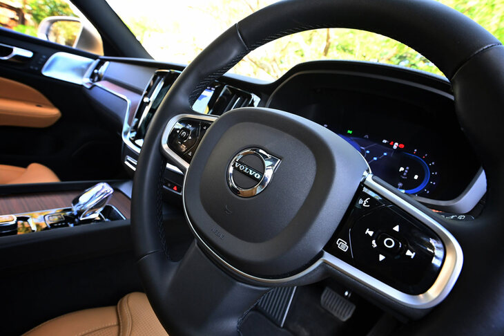 ボルボV60アルティメットB4（インテリア）