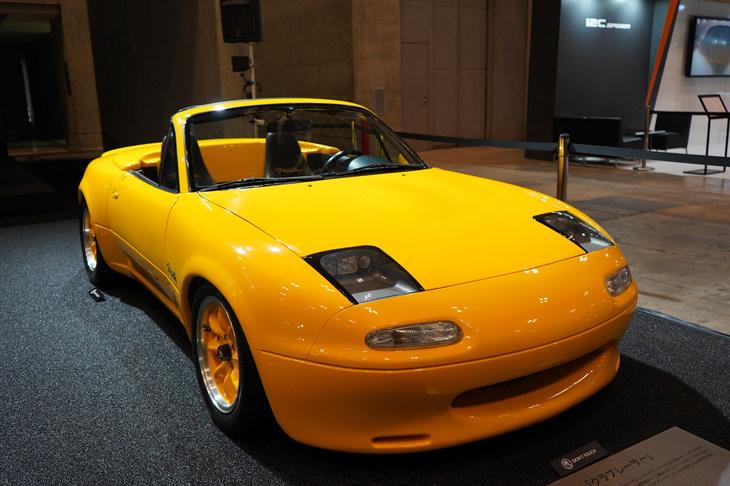 日本で初公開された「マツダ・ロードスター」のコンセプトカー「クラブレーサー」。