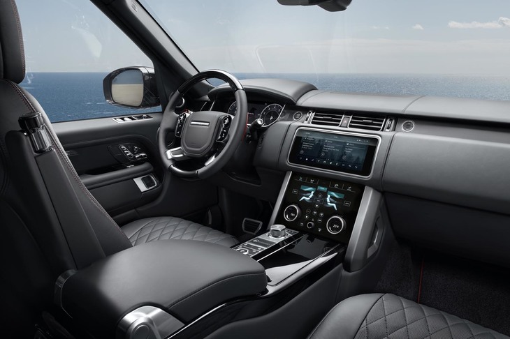 「レンジローバー SVオートバイオグラフィー ダイナミック ブラック」のインテリア。