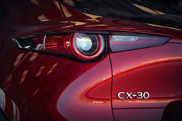 マツダCX-30（リアコンビランプ）