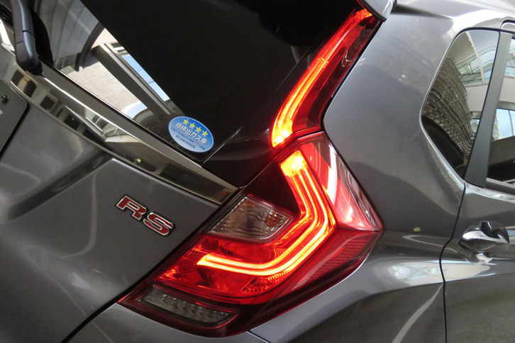 ホンダ・フィットRS Honda SENSING（リアコンビランプ）
