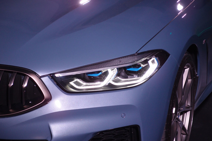 BMW M850i xDrive（ヘッドランプ）