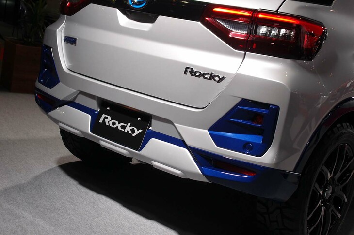 ダイハツ・ロッキー プレミアムver.（リアまわり）