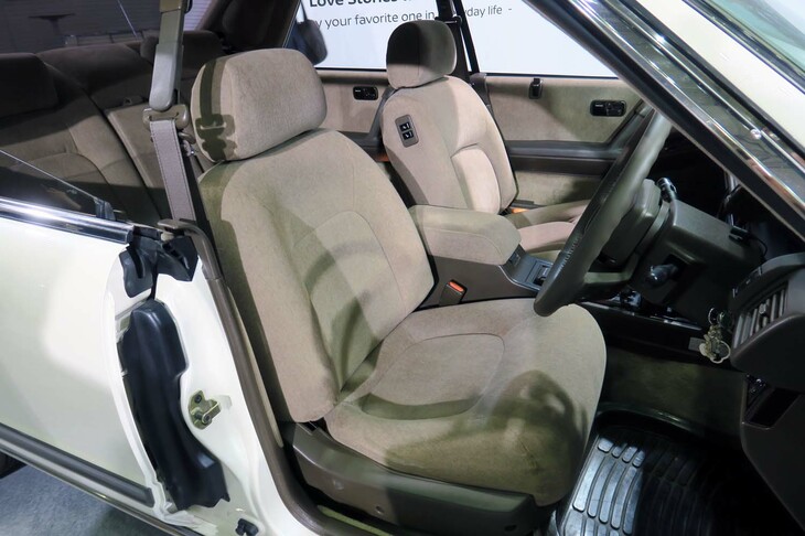 日産セドリックシーマ タイプIIリミテッド（1990年 FPY31型）