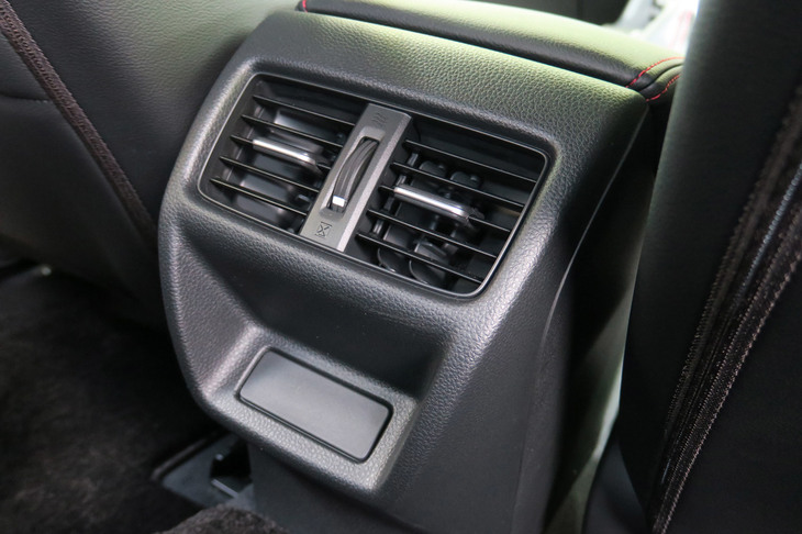ホンダ・シビックEX（エアコン吹き出し口）