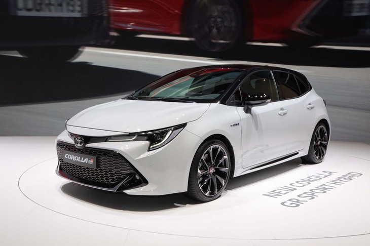 トヨタ・カローラGRスポーツ ハイブリッド